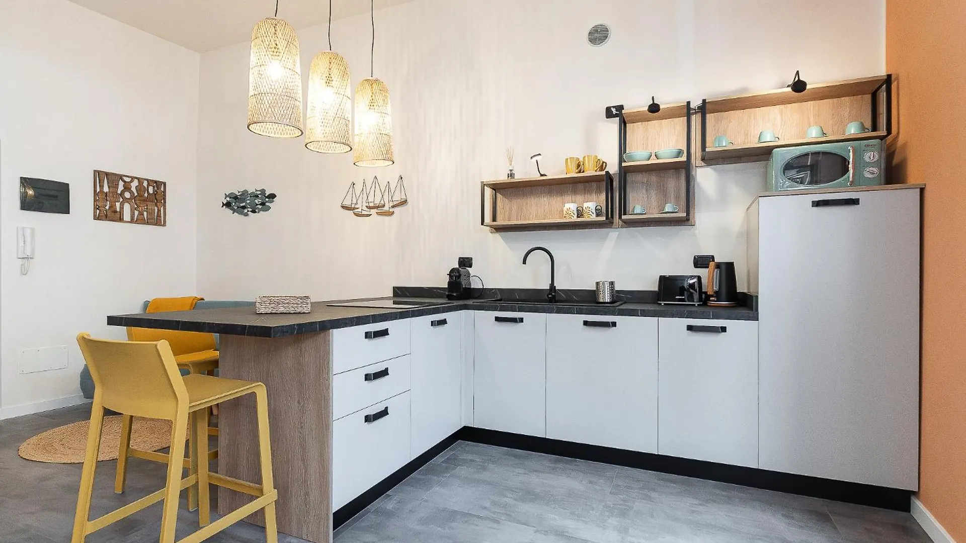 Apartment Loano Centro Storico Appartamento Loft Con Parcheggioprivatogratuito
