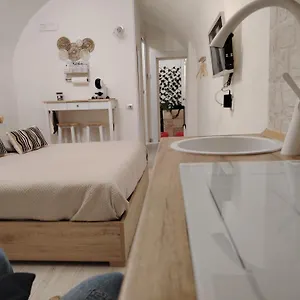 https://la-petite-maison-bari.barihotels.org
